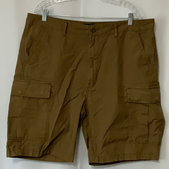 Levi’s Size 38 Men's Beige Cargo Shorts - Picture 1 of 14